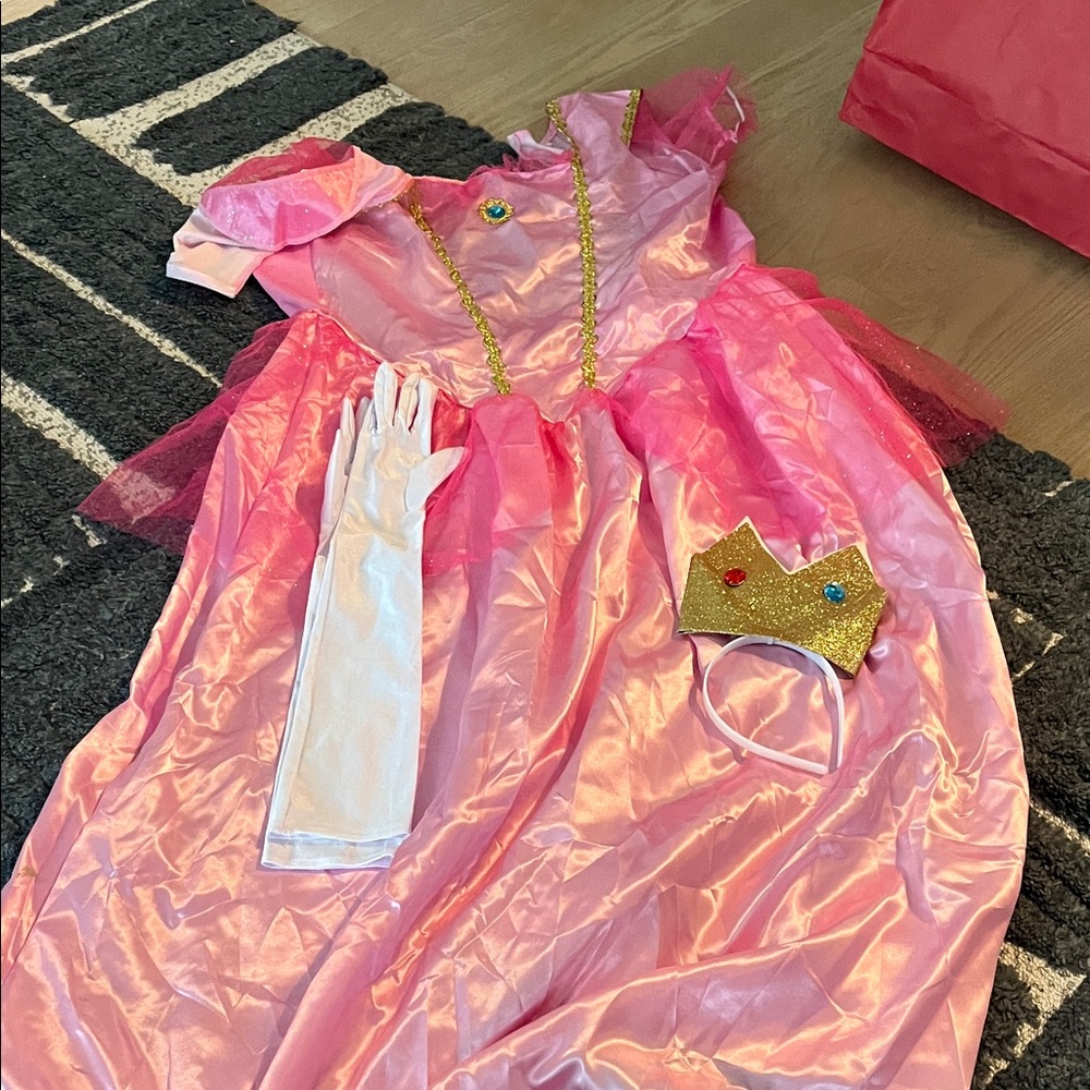 Princess peach costume